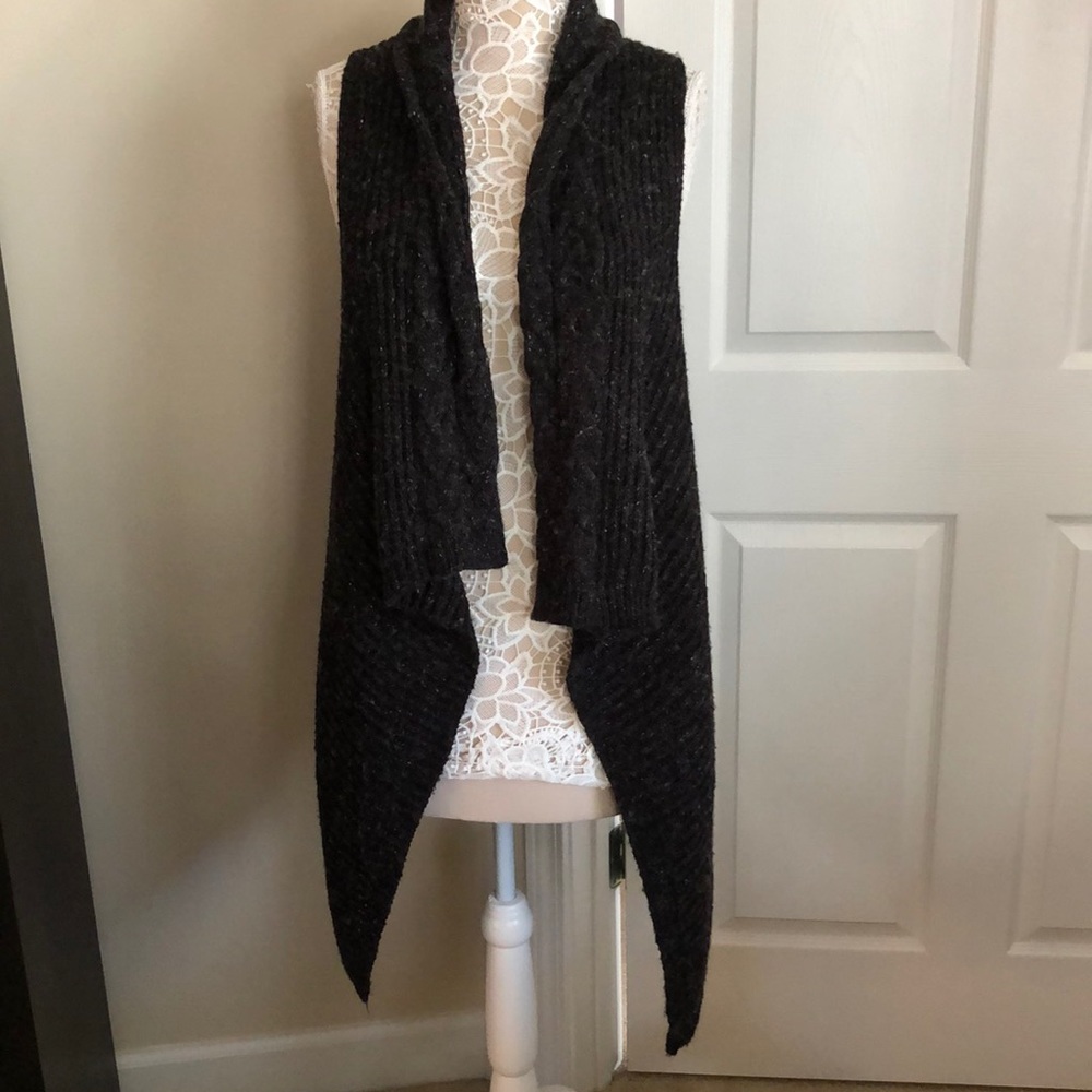 BCBG MAXAZRIA GREAT condition knitted long draped vest size S/M grey marl color